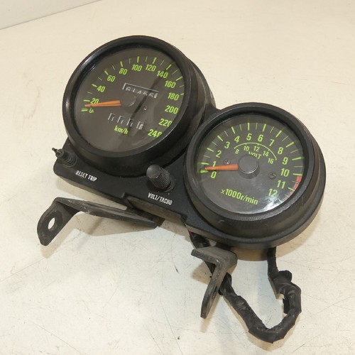 Kawasaki gpz 750 cockpit - ut,